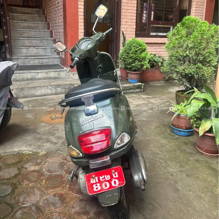Vespa Sxl 125cc in matte green for sale 2