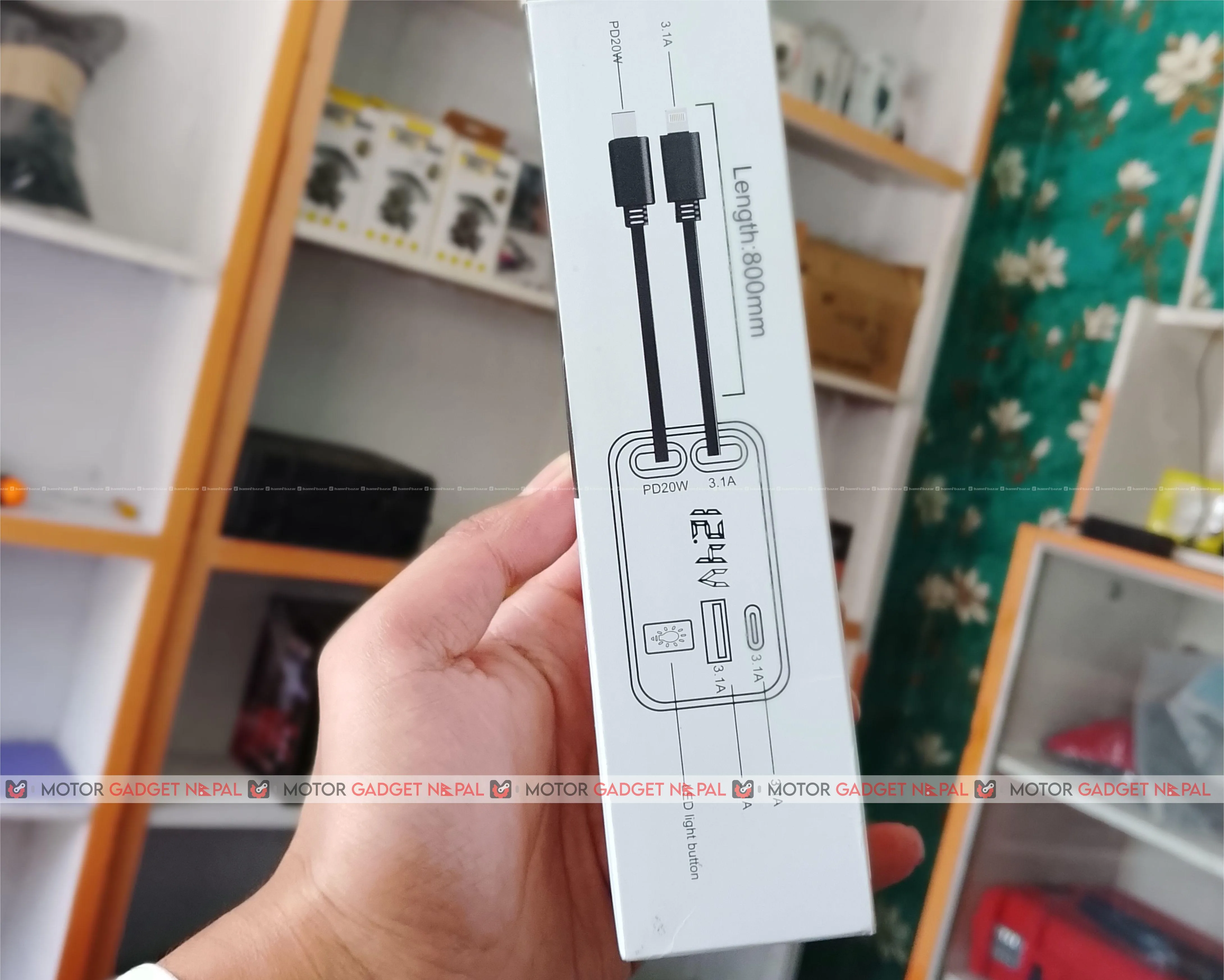 M37 4-in-1 Retractable Car Charger (120W) 3