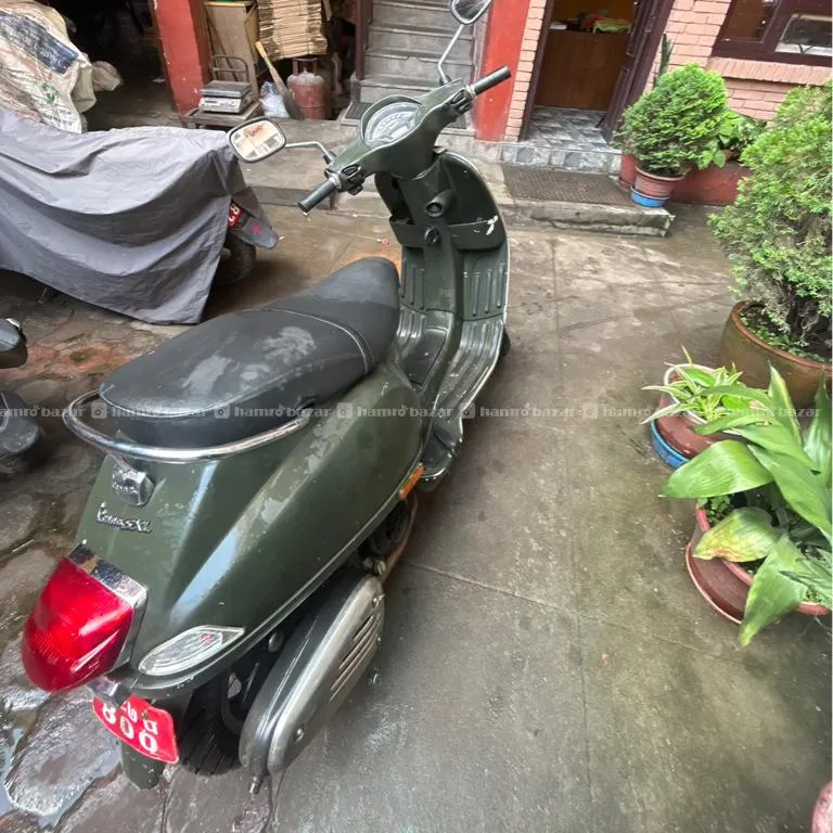 Vespa Sxl 125cc in matte green for sale 3