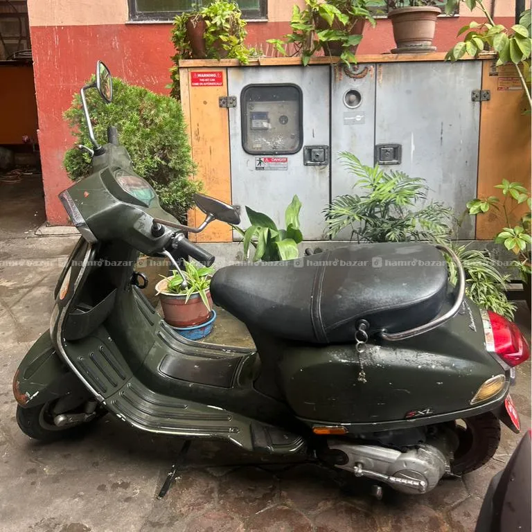 Vespa Sxl 125cc in matte green for sale 4