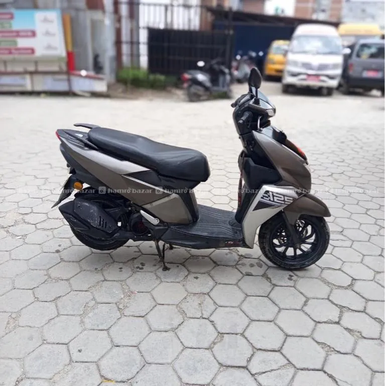 121 Lot Ntorq 125 Disc 2
