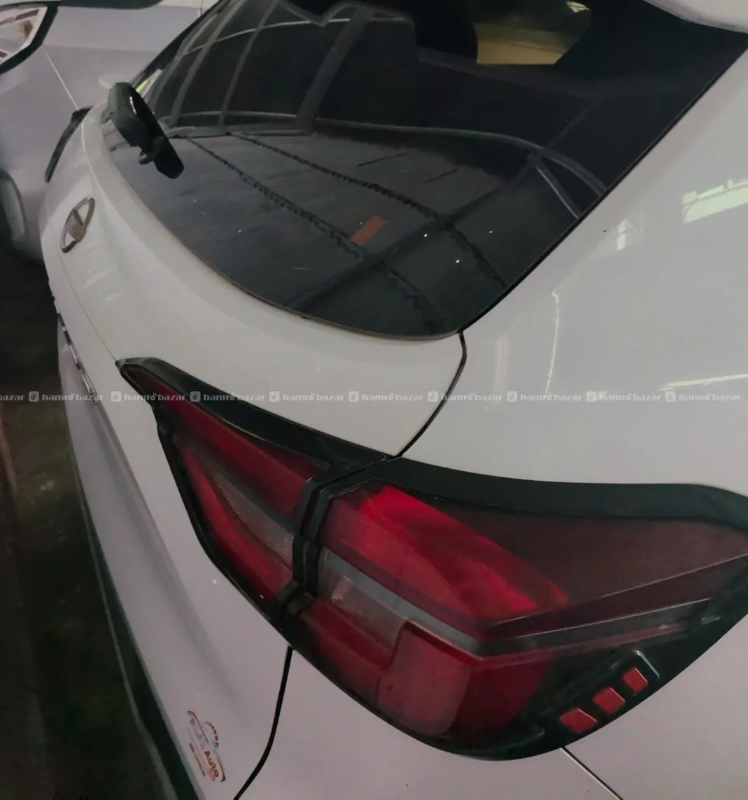 2021 price 25 lakhs color white ground clearance 205 2