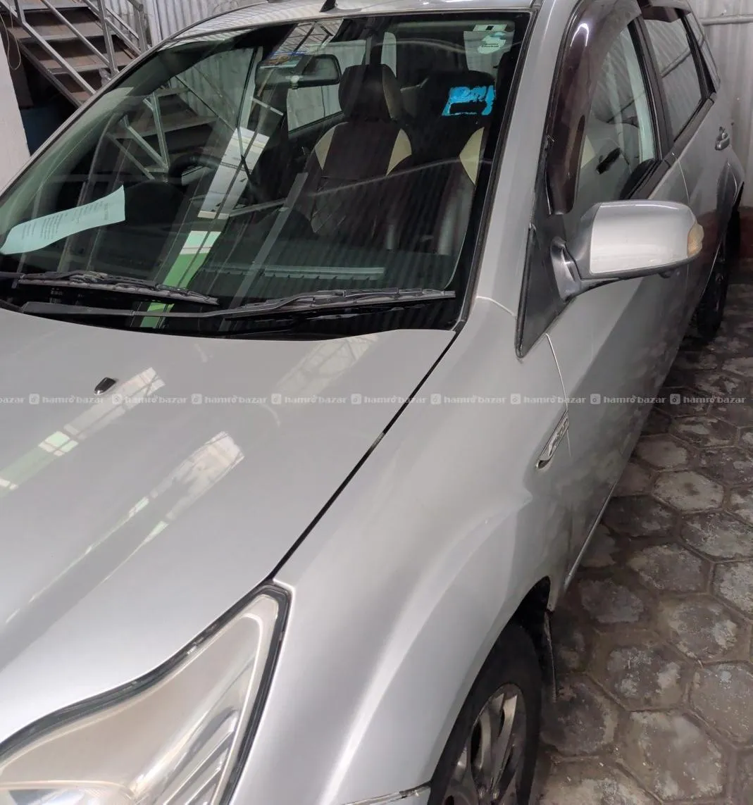 Ford Figo titanium  model 2015 collar silver 12cc petrol 3
