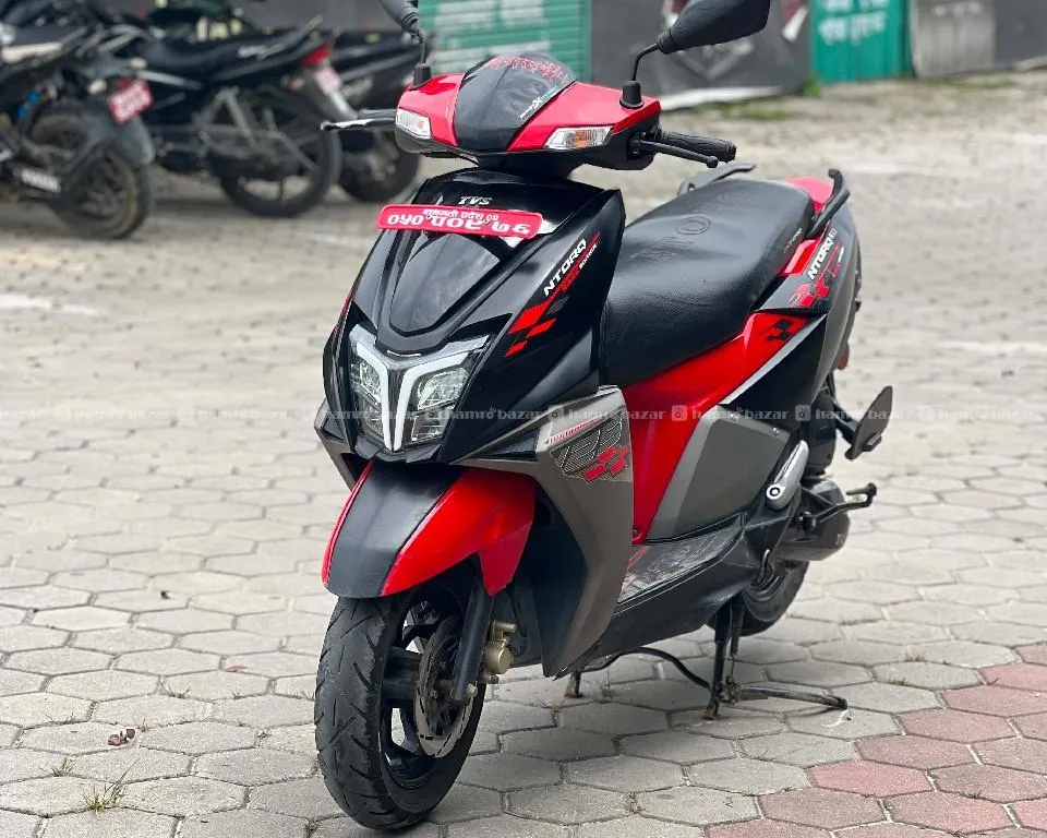 tvs ntroq 150lot fi 2024model super fresh condition 4
