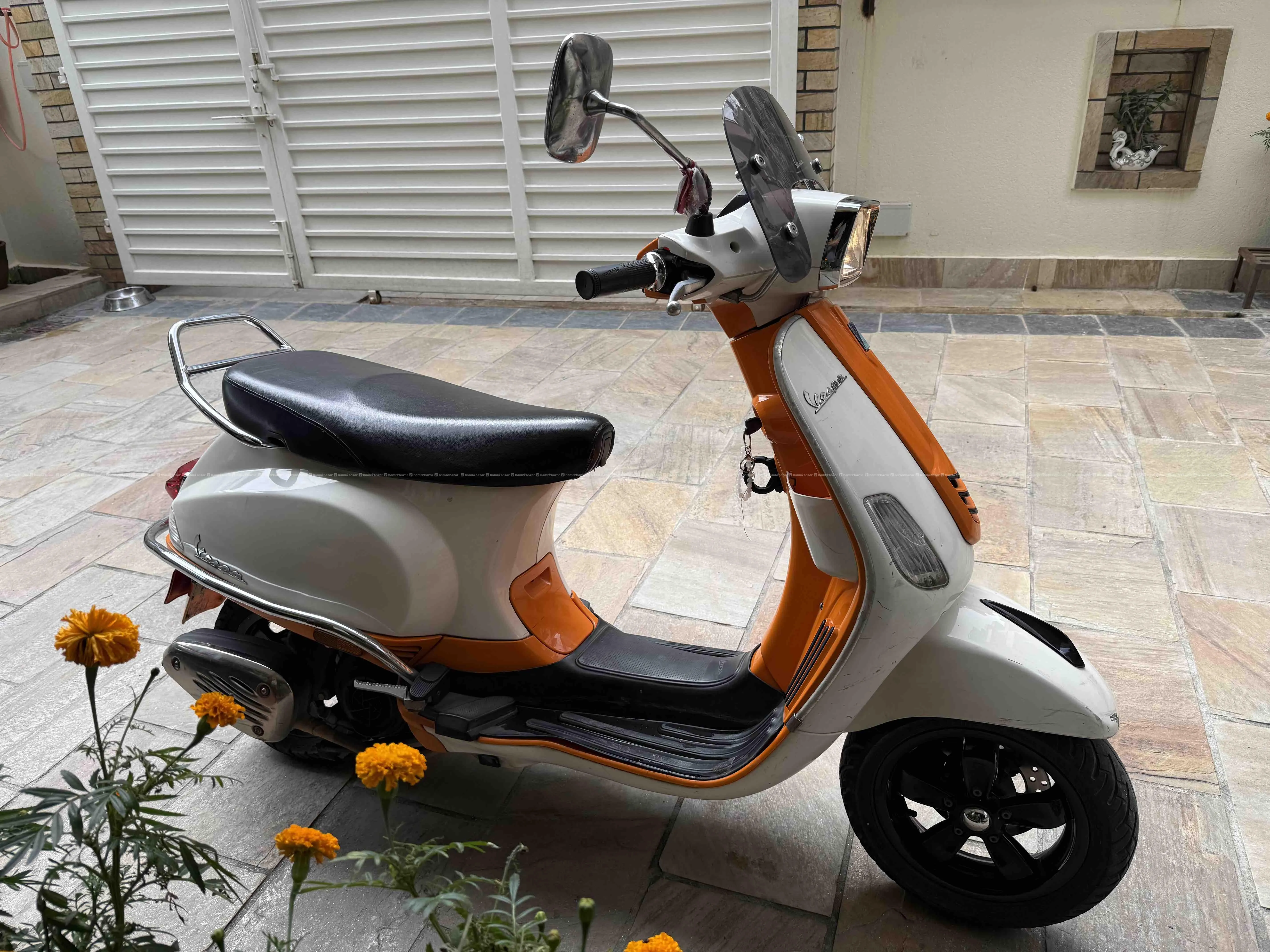 Newest on Hamrobazar: VESPA SXL-Dual Tone 4