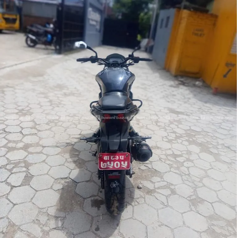 83 Lot Dominar 400 2