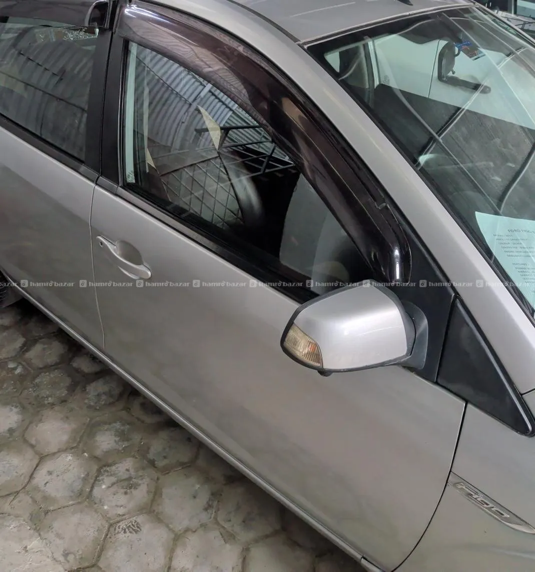 Ford Figo titanium  model 2015 collar silver 12cc petrol 2