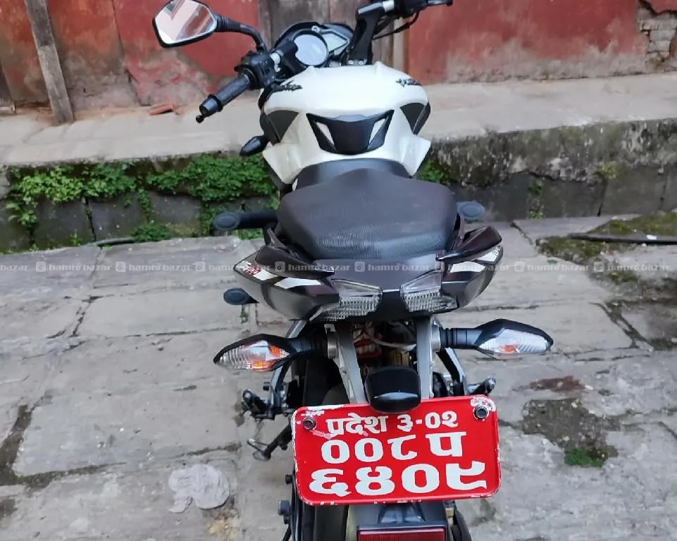Bajaj NS 200 whilte on sale 2