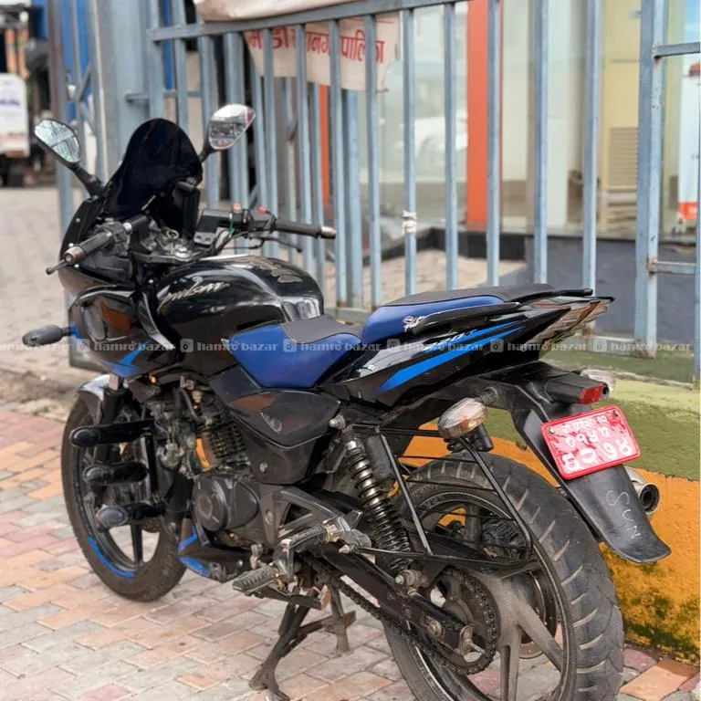 Single Hand Bajaj Pulsar 220f On Urgent Sale 3
