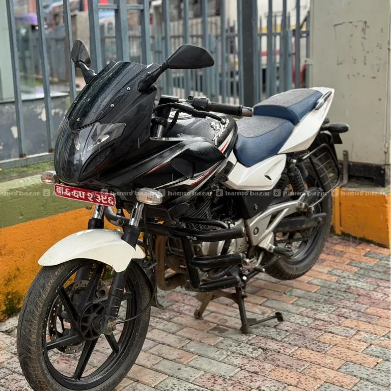Single Hand Bajaj Pulsar 220f On Urgent Sale 3