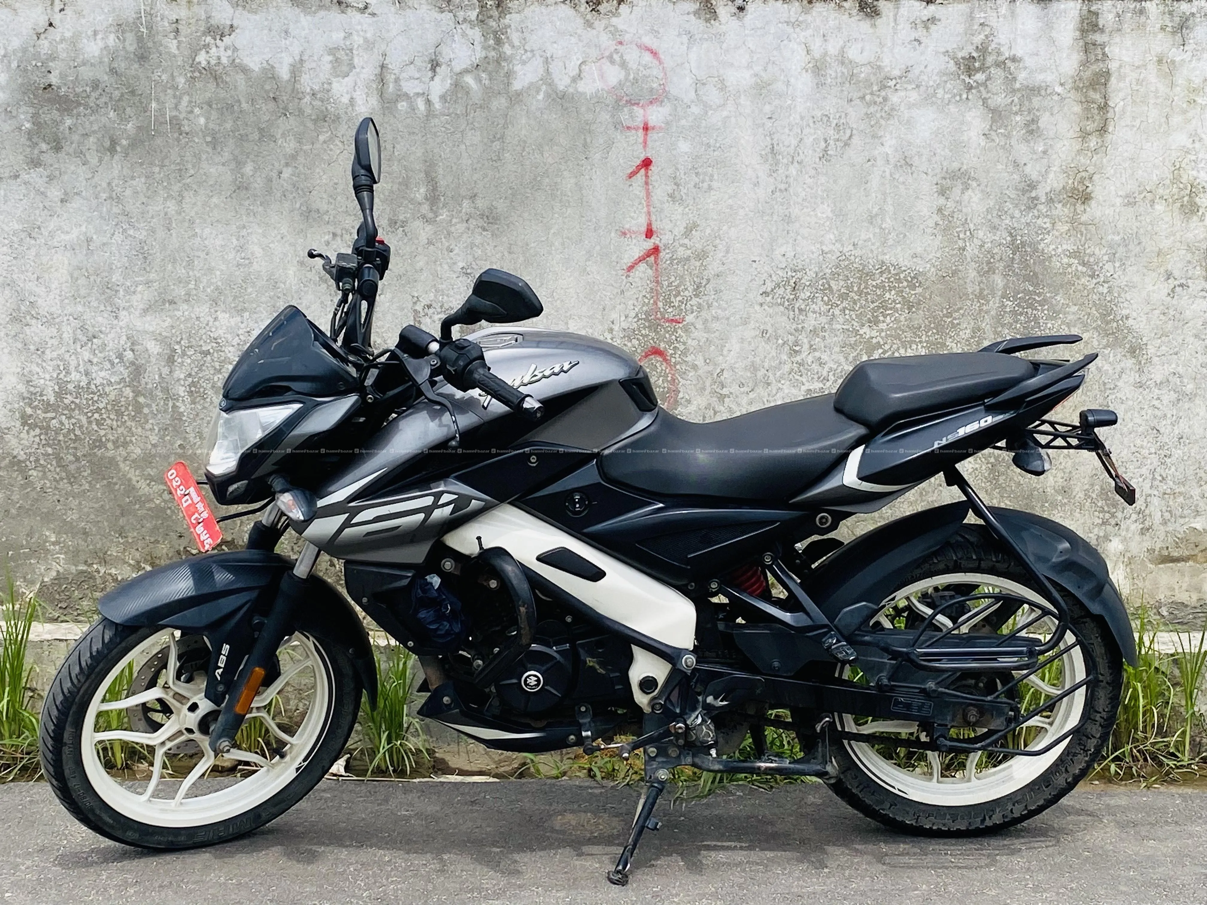 URGENT NS 160 BIKE ON SALE 2