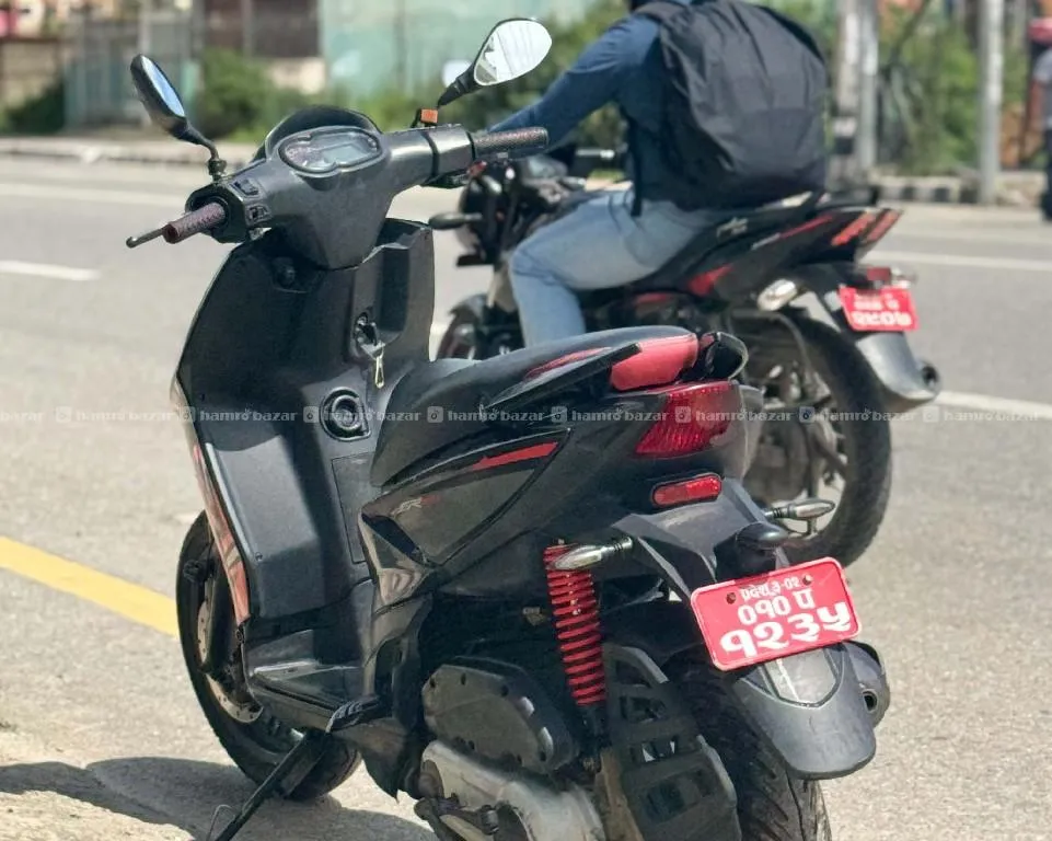 Aprila sr 150 - 010 lot 9818846575 or 9768397661 3
