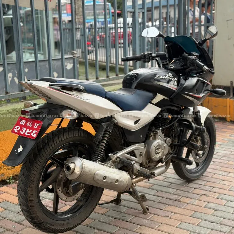 Single Hand Bajaj Pulsar 220f On Urgent Sale 2