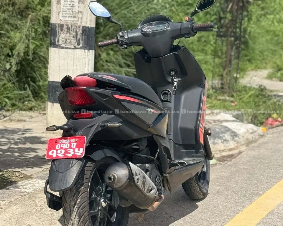 aprilla sr 150cc 110lot super fresh condition on sell 4