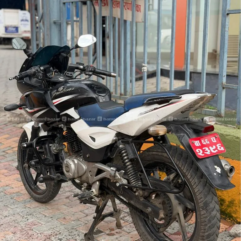 Single Hand Bajaj Pulsar 220f On Urgent Sale 4