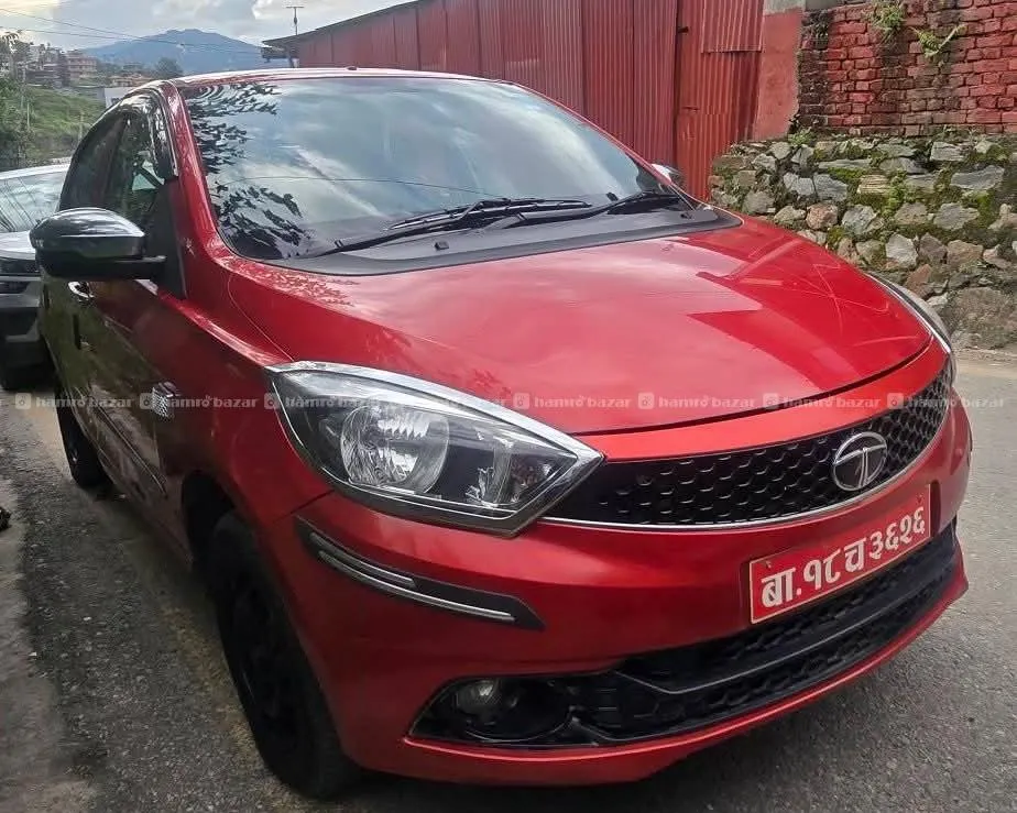 TATA TIAGO XM 5