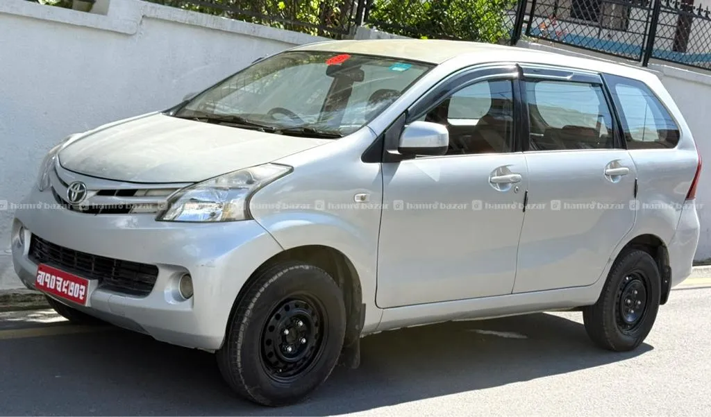 Toyota Avanza 2013 model 7 seater For Sale 3
