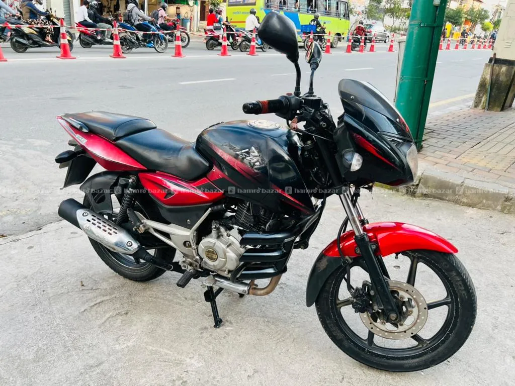 Pulsar 150 3