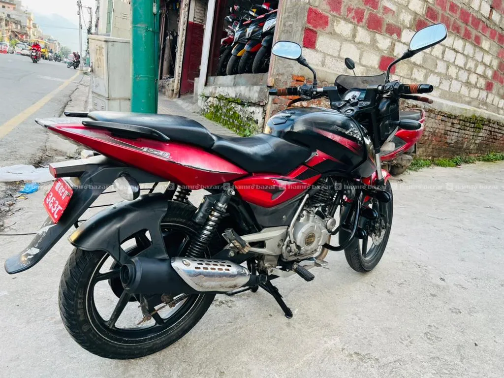 Pulsar 150 4
