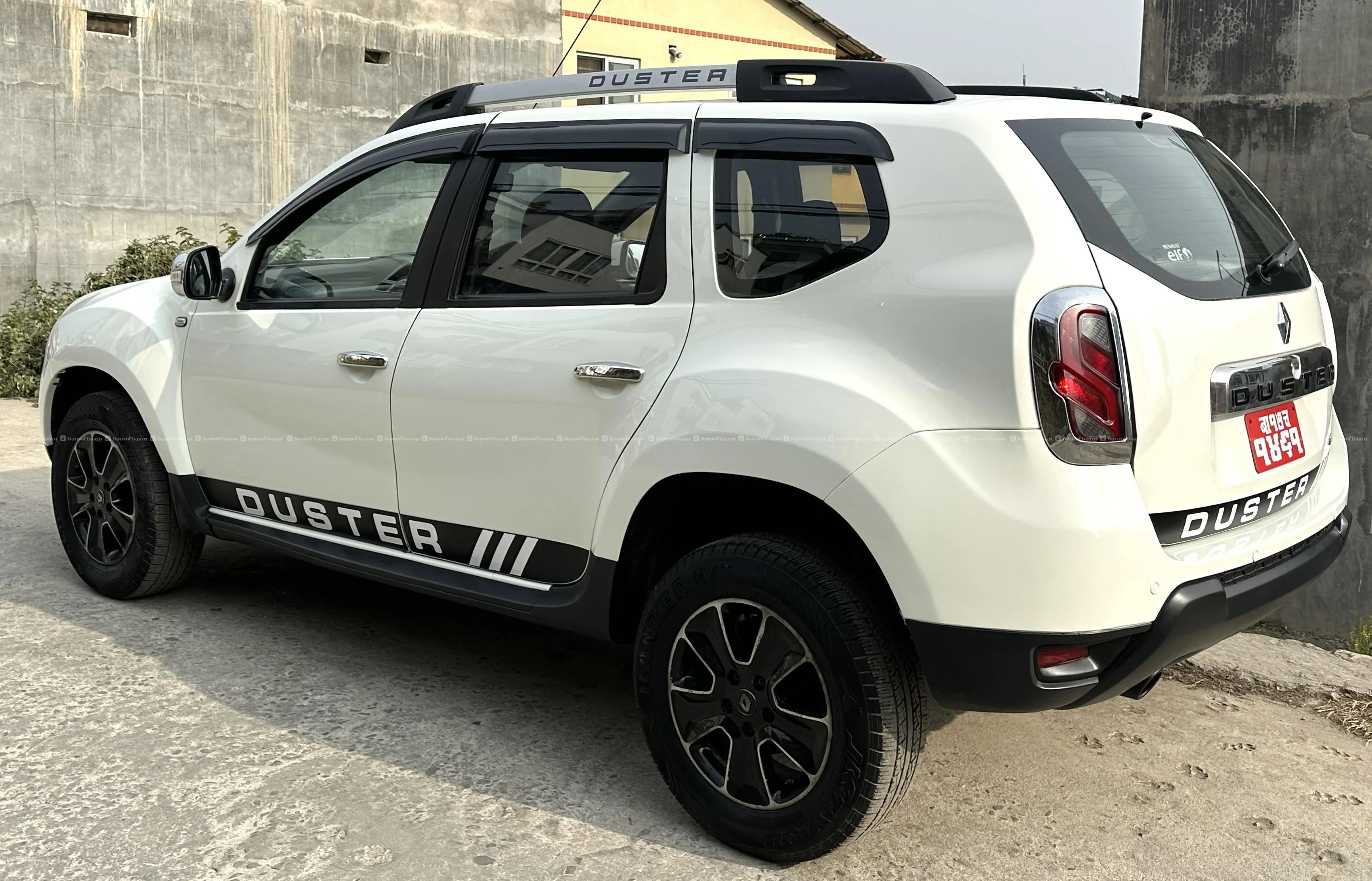 Renault Duster Auto 2017 model on sale 5