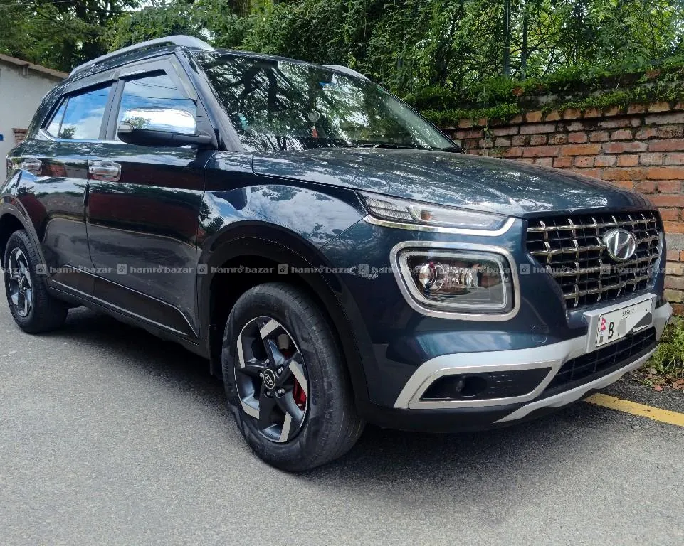 Hyundai Venue 1.2 S plus 5