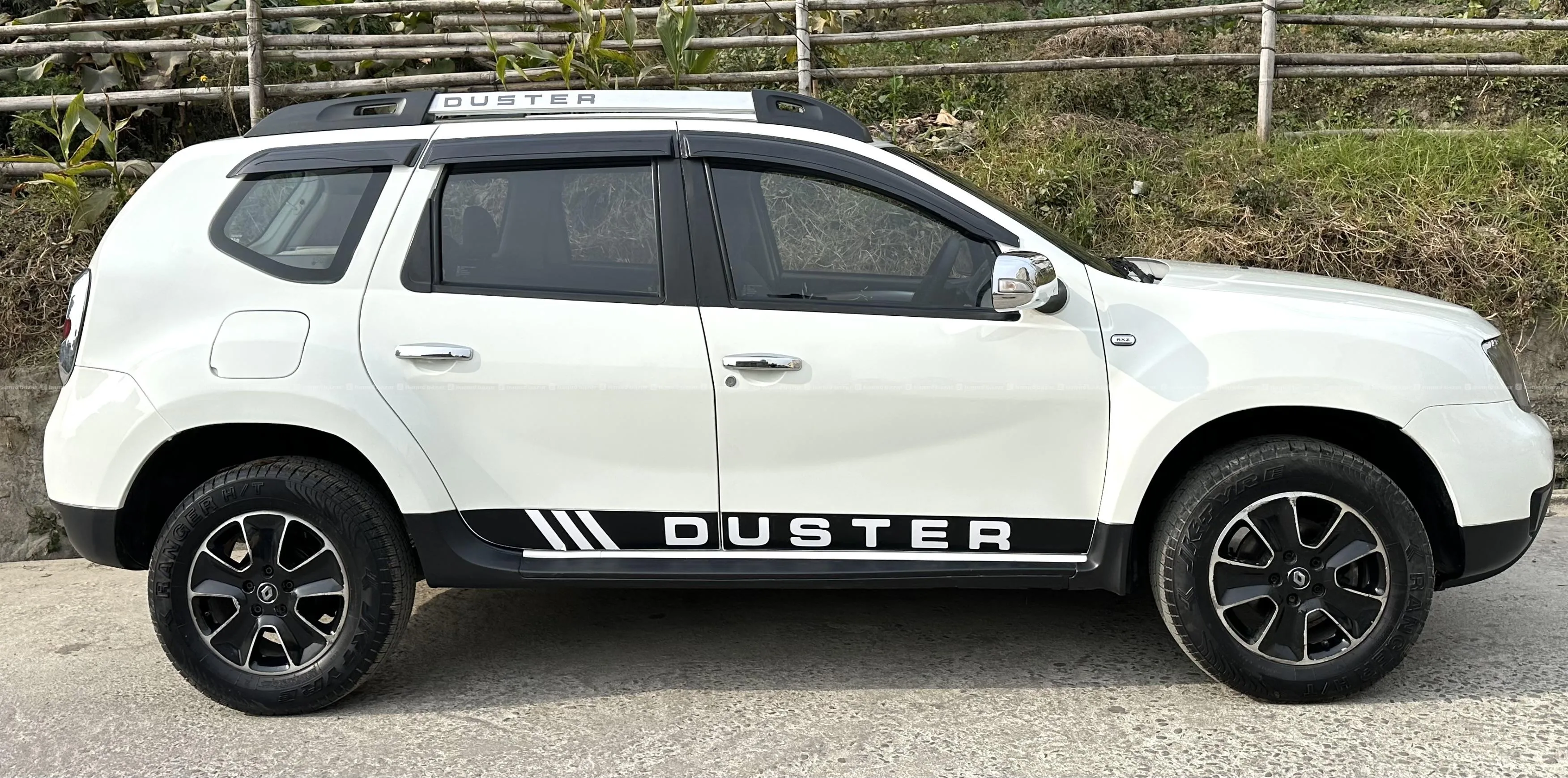 Renault Duster Auto 2017 model on sale 4