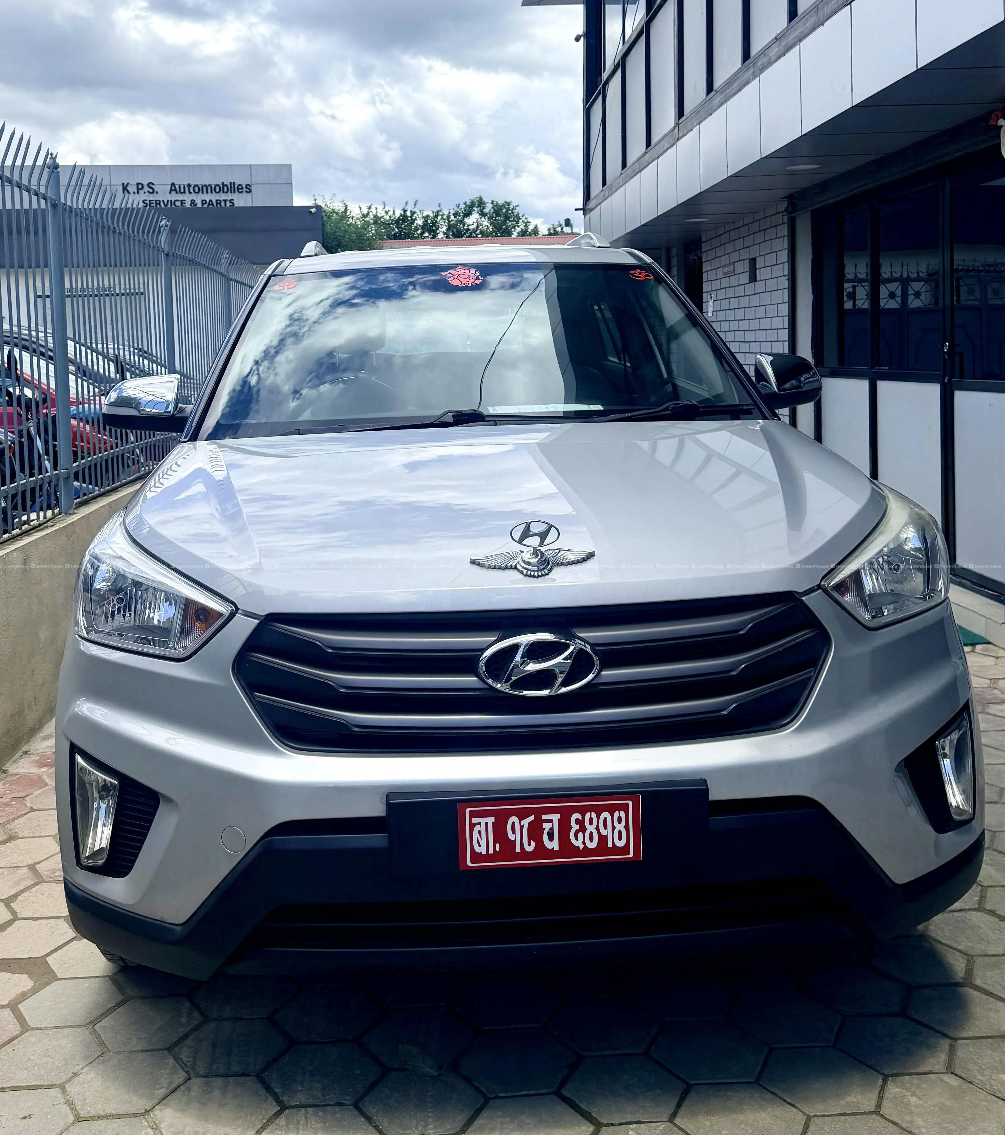 singlehand 2017 hyundai creta with 60% finance 3