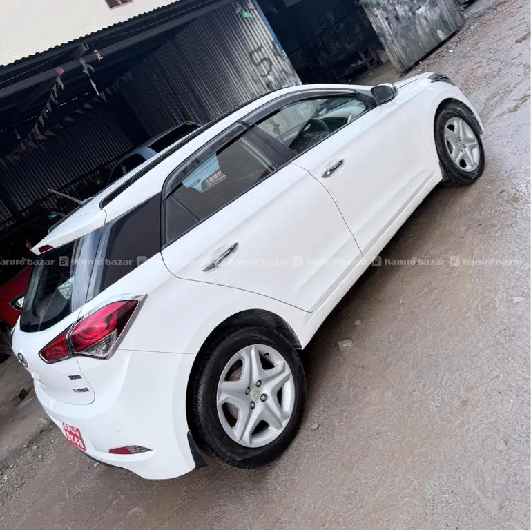 HYUNDAI I20 ASTA TOP VARIANT 2017 3