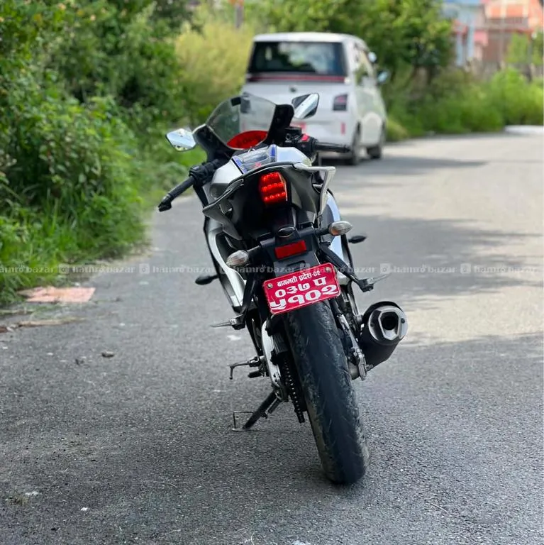 R15 M 137 Lot Super Fresh Condition Bike 2