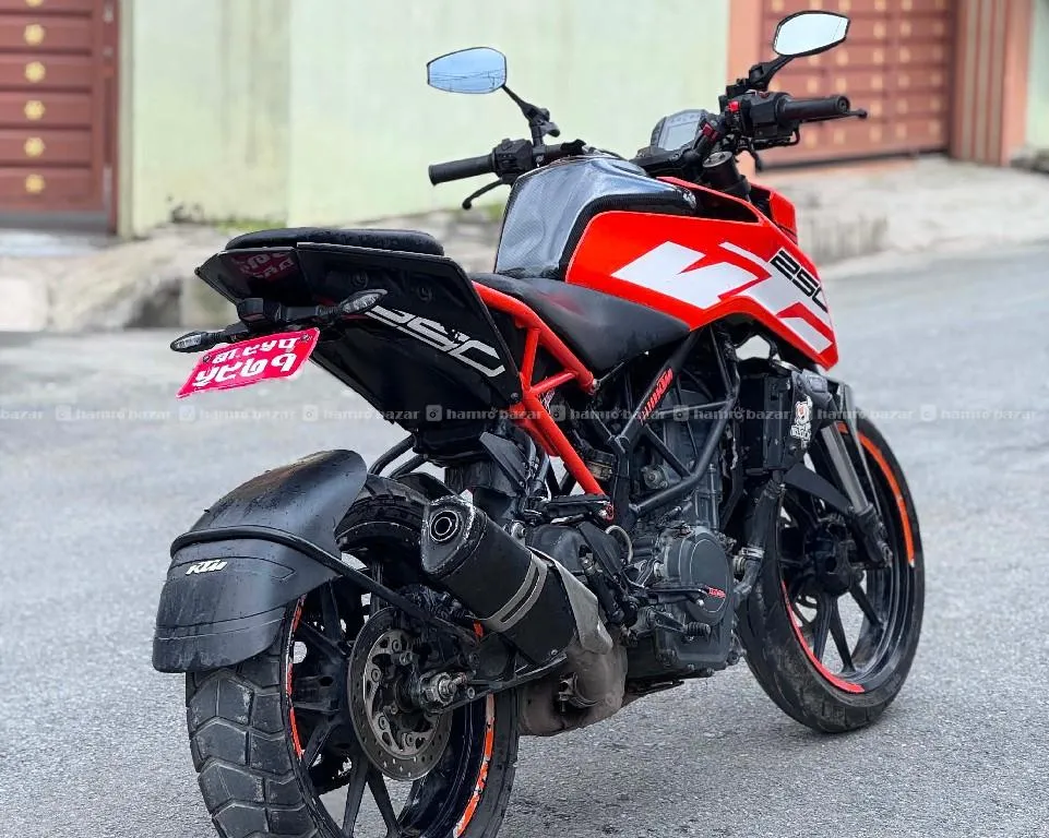 KTM Duke 250 3