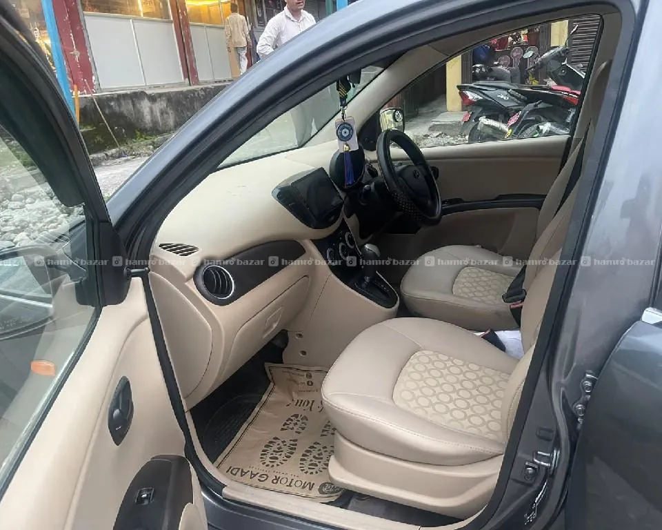 Hyundai i10 magna auto gear sell and exchange 2009 4