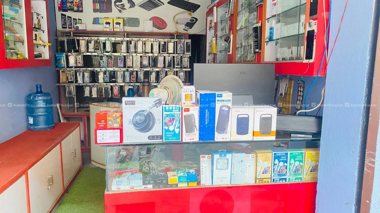 Lotus Mobile Repairing & Spare Parts shop for sale 5