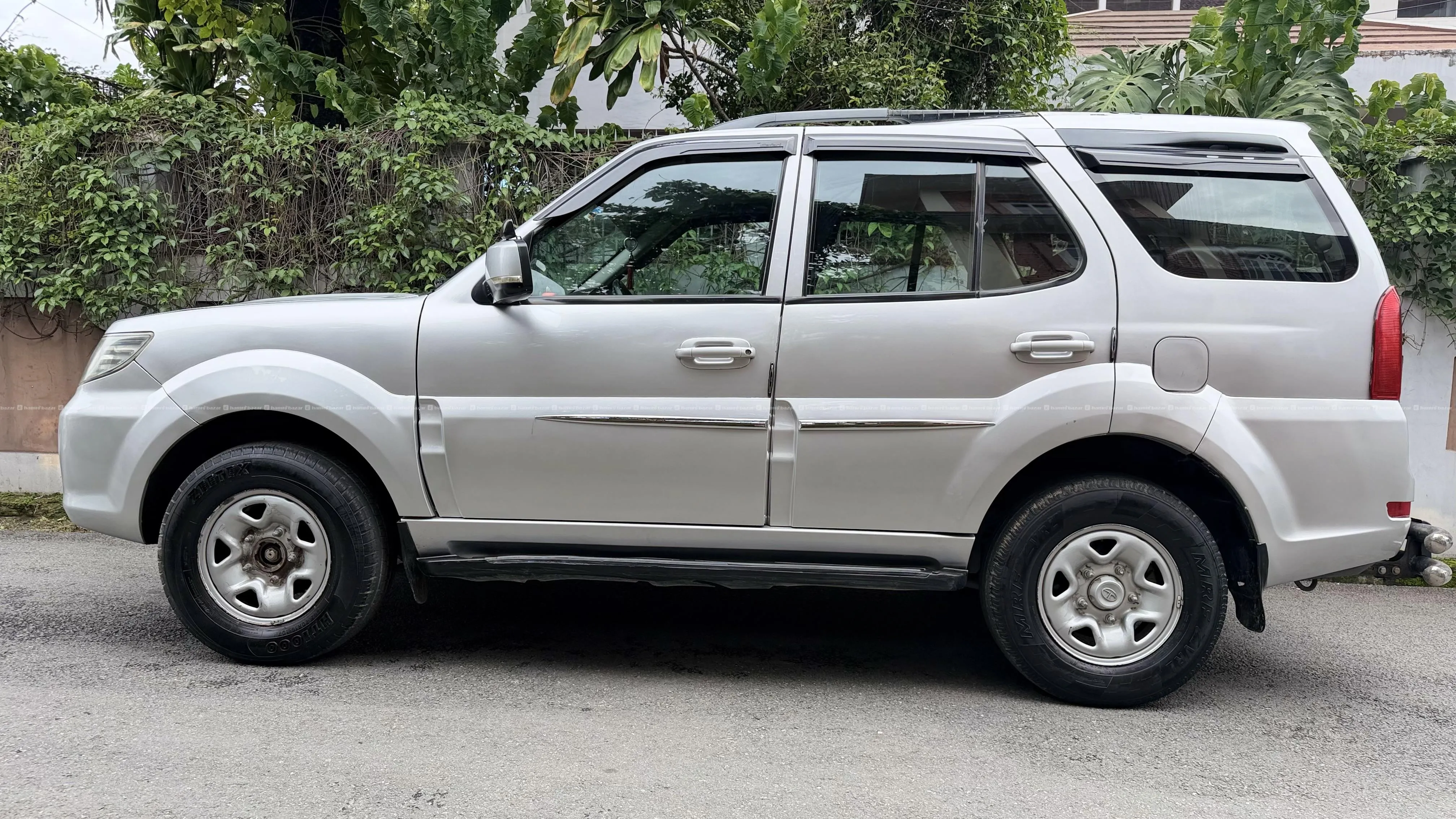 TATA STROME LX FULL OPTION JEEP ON SALE 8