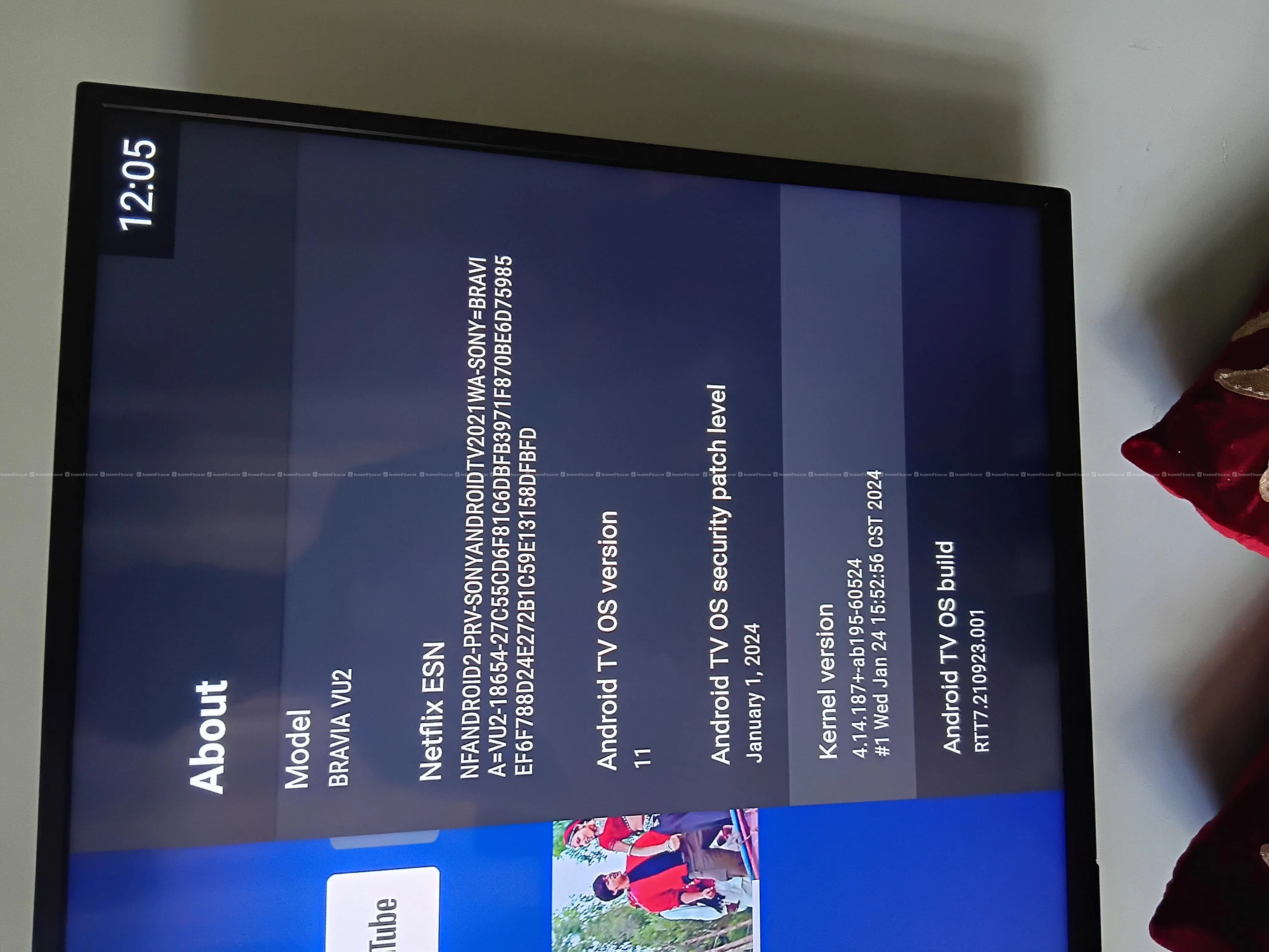 Android TV with stand and wall holder 2