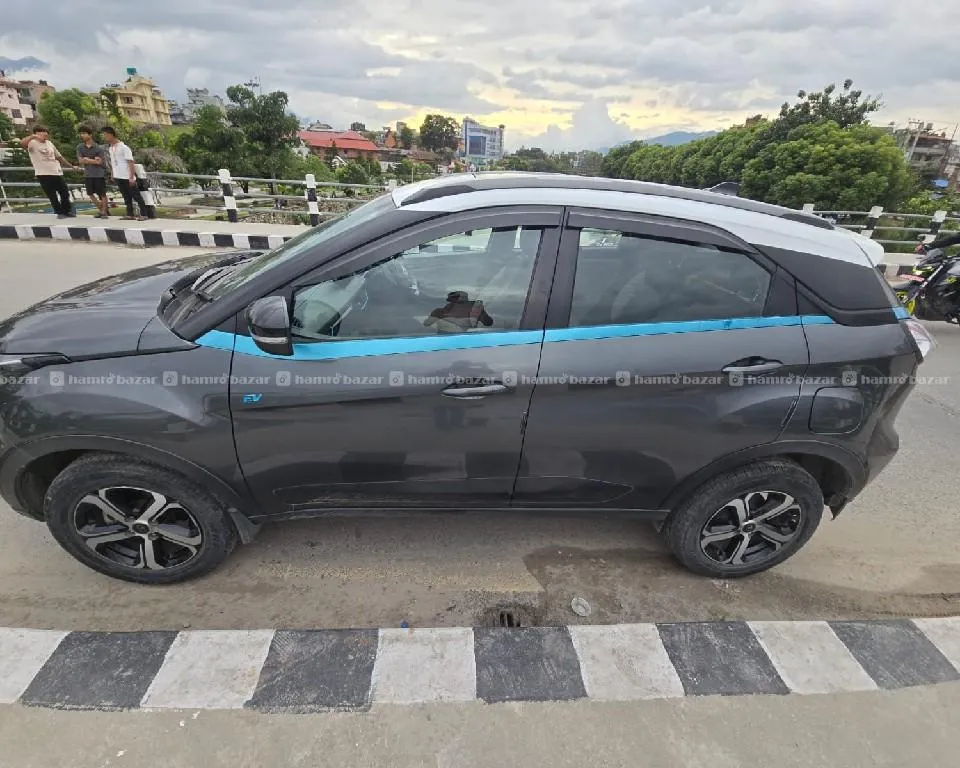 TATA NEXON ev single hand sell and exchange 2023 4