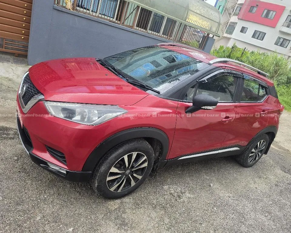 Nissan kicks xv petrol 2019 model on sale 4