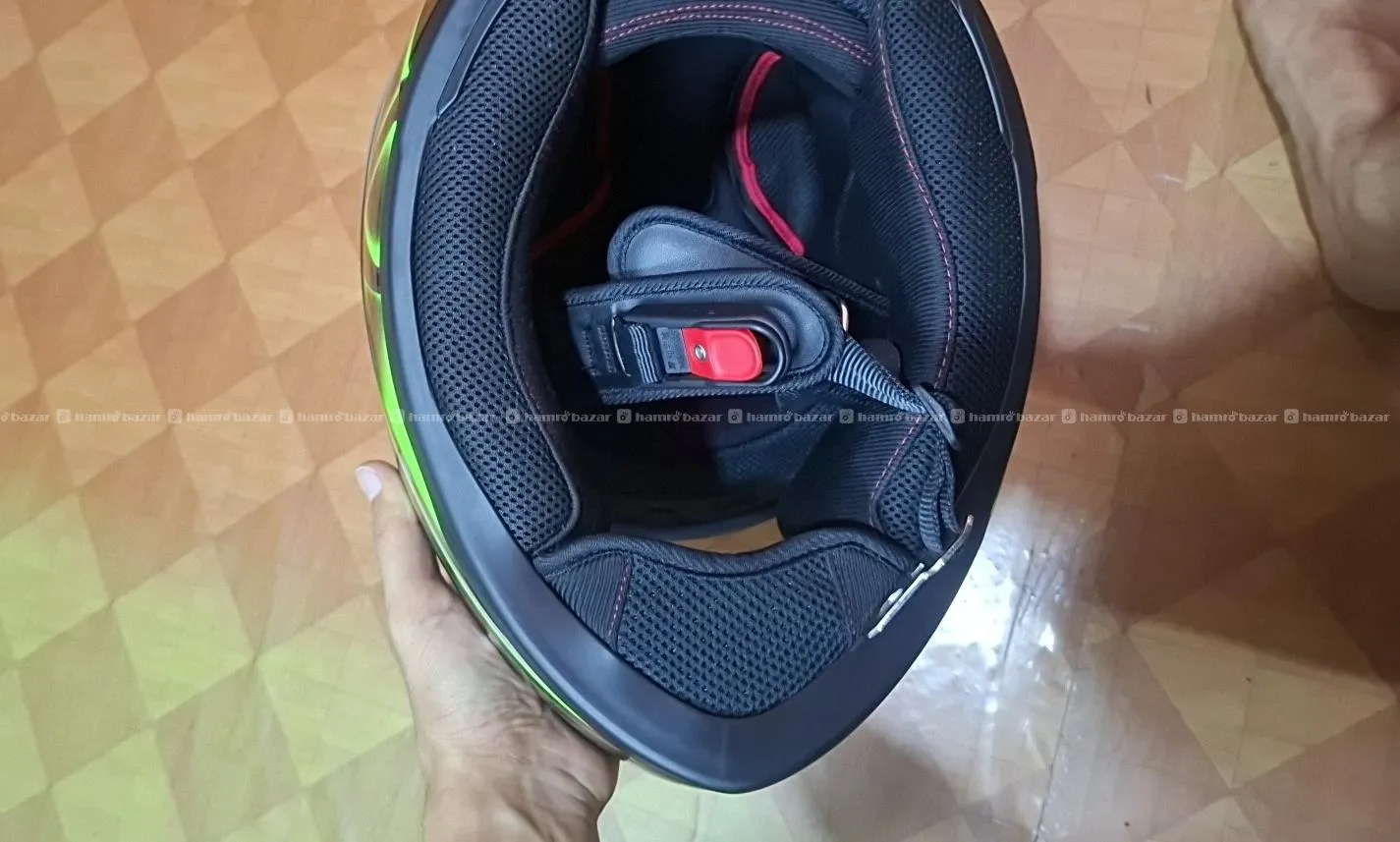 Brand New Helmet on Sale Not Use with spoiler 4