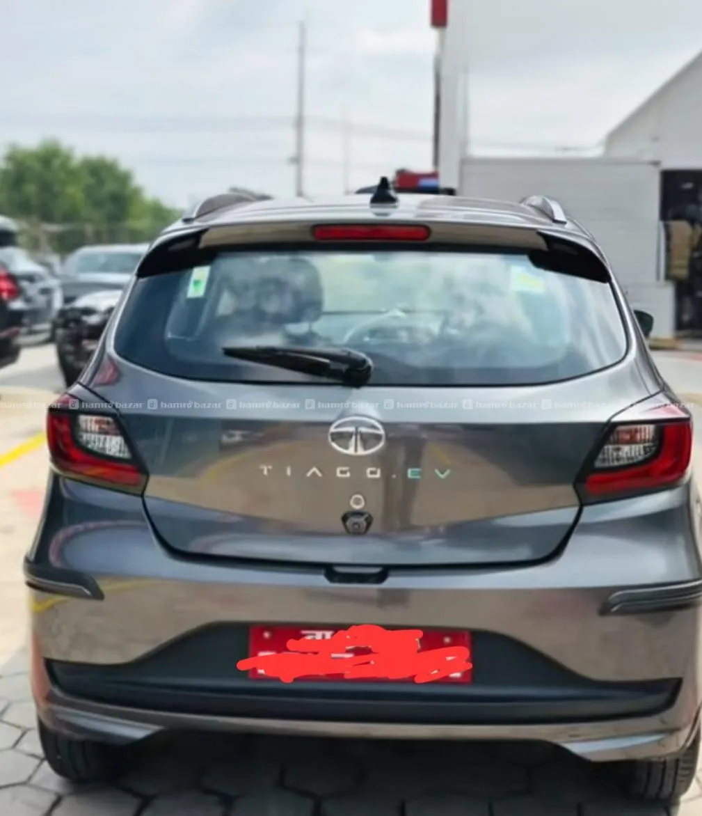 TATA Tiago 2024 2