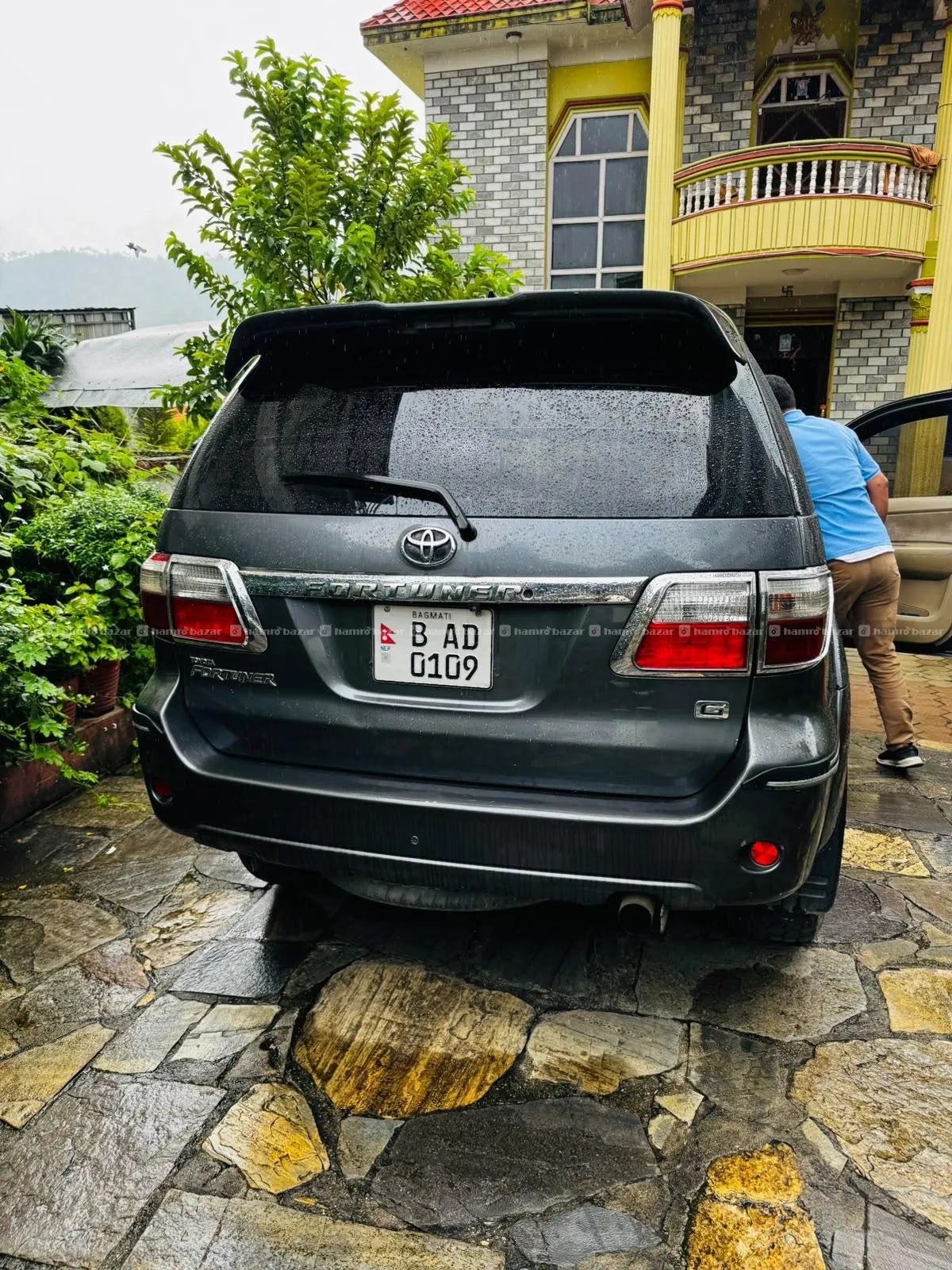 FOR SALE: 2010 Toyota Fortuner – Tough & Reliable 4