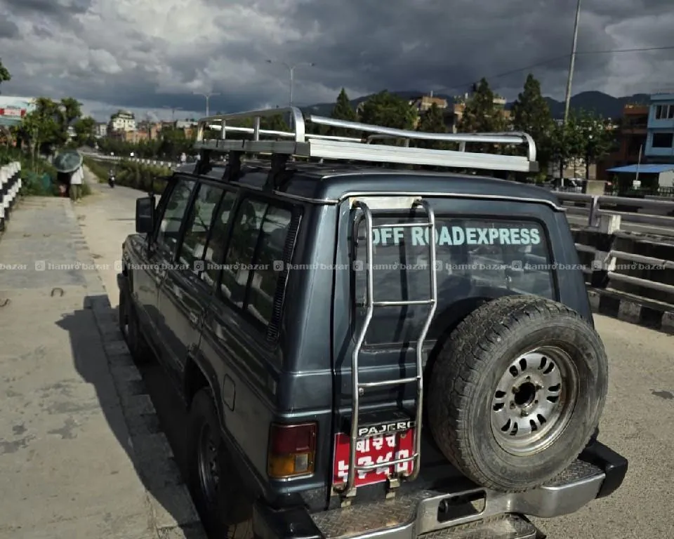 pajero 1990 model 3