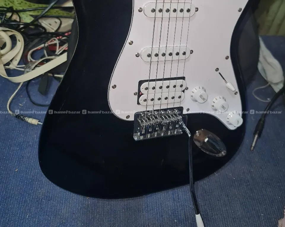 new condition Deviser L-G2S electric guitar black 5