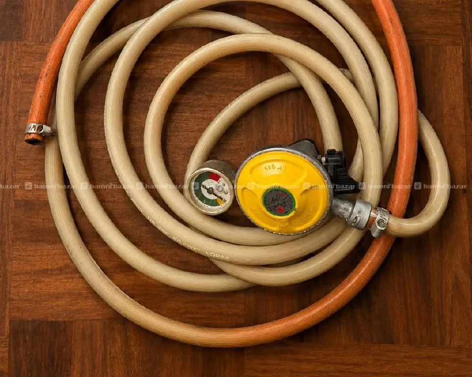 Baltra gas stove and pipes 3