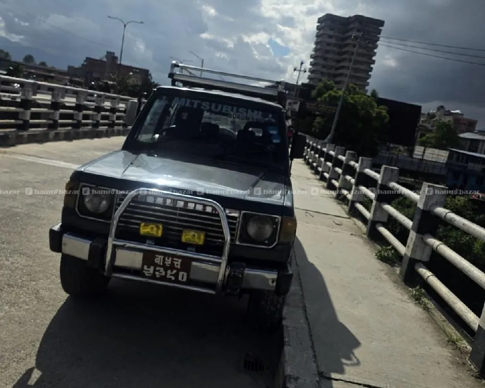 pajero 1990 model 4