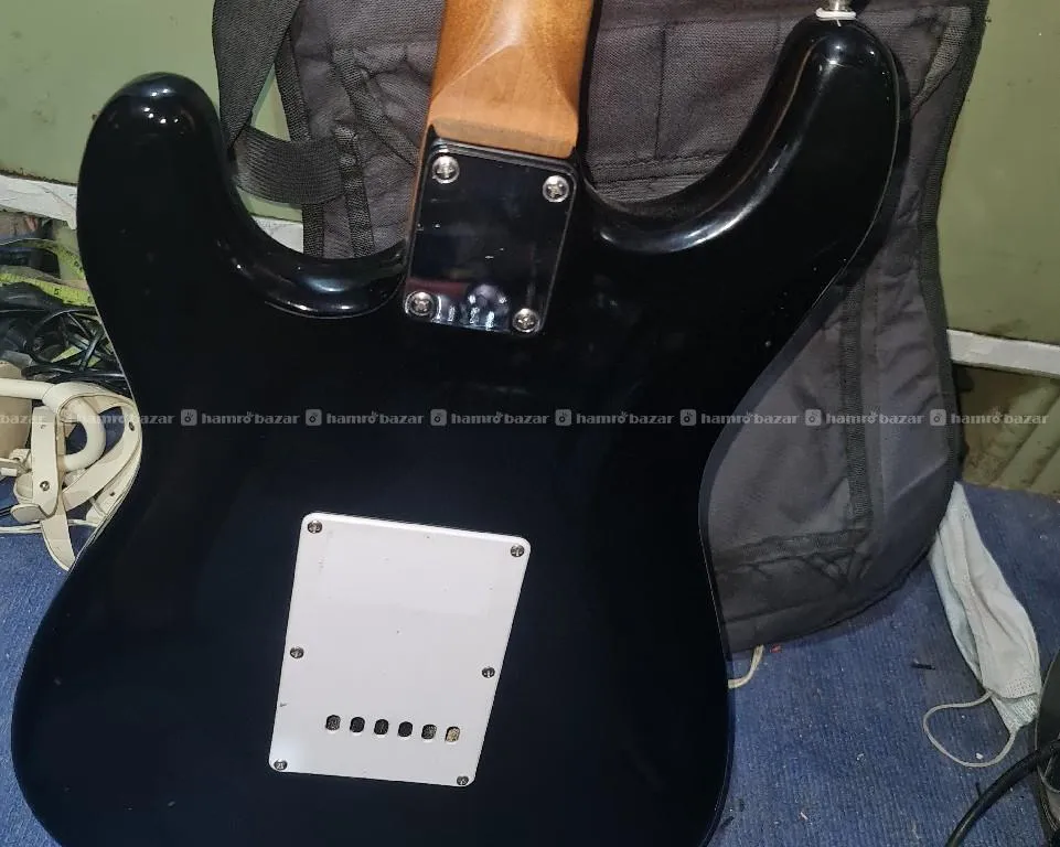 new condition Deviser L-G2S electric guitar black 6