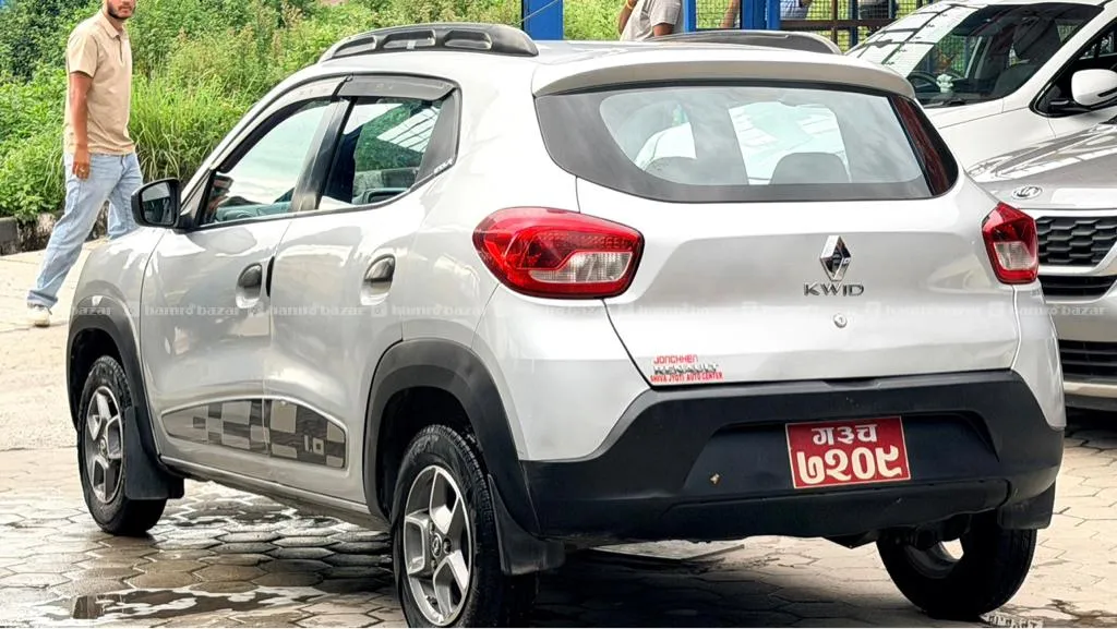 Renault Kwid RXT 4
