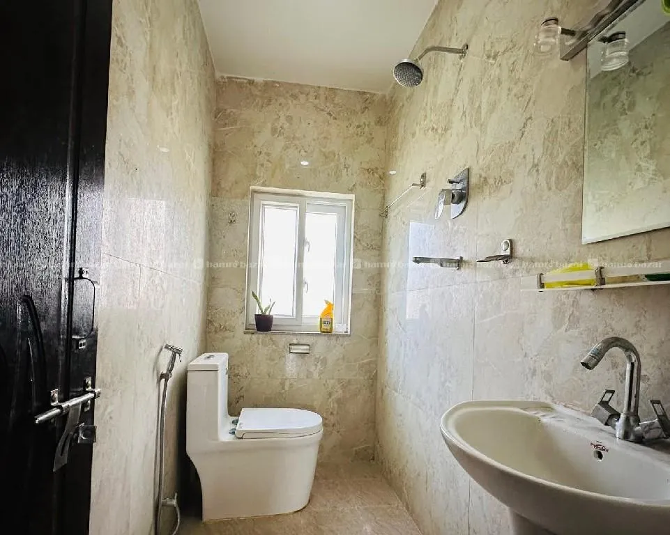 Semi Bunglow House On Sale at Manamaiju 5