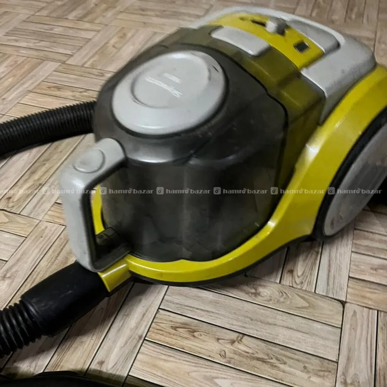 Vacuum cleaner Skyworth 3