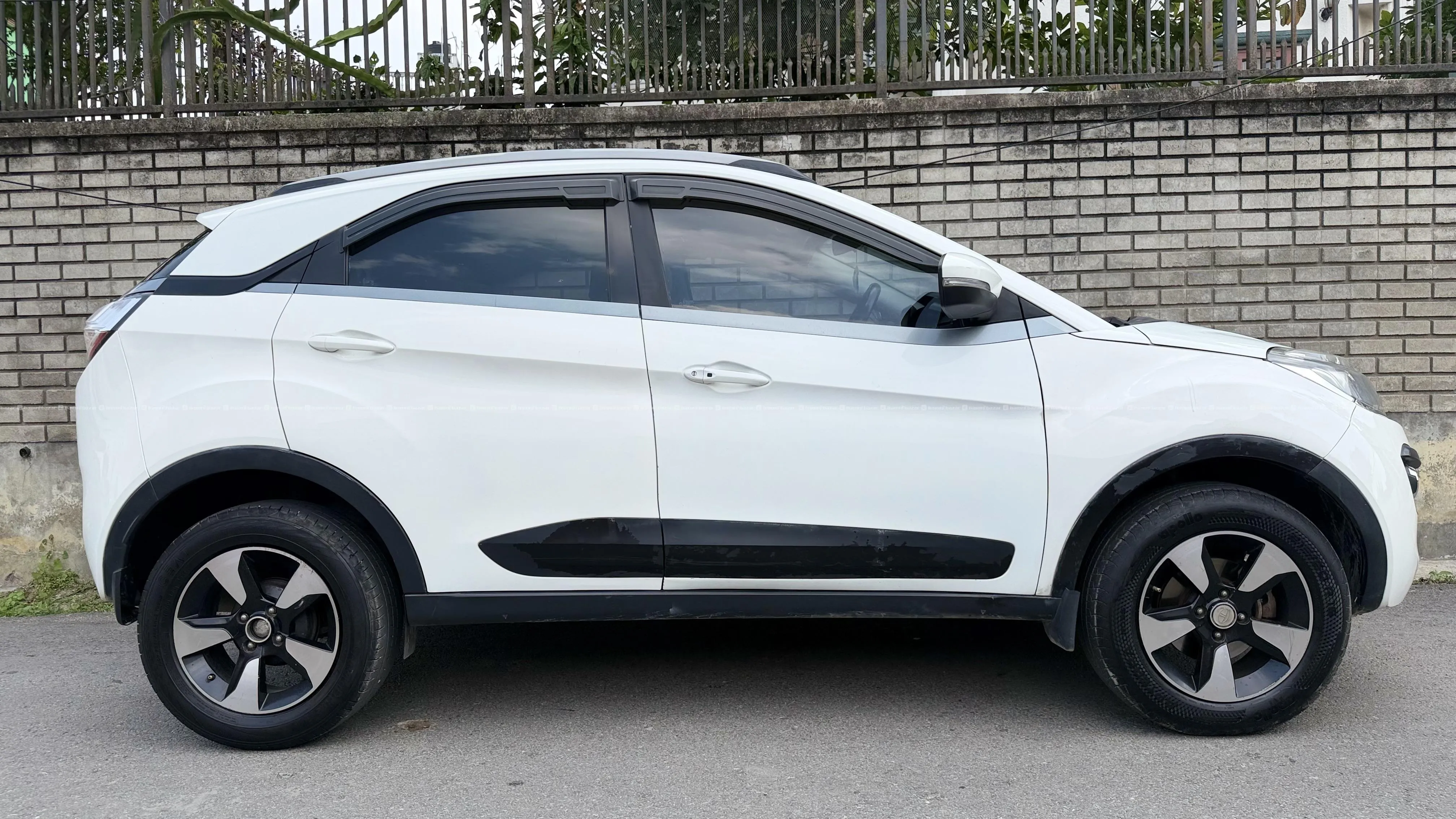 SINGLE HAND TATA NEXON XZ PLUS SUV 3