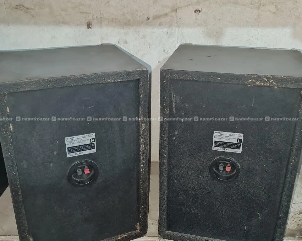 pair of vintage Sony SS-VX8 passive speakers 2