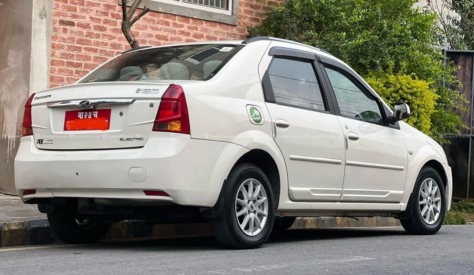Mahindra E Verito D6 EV “Single Hand” 2018 3